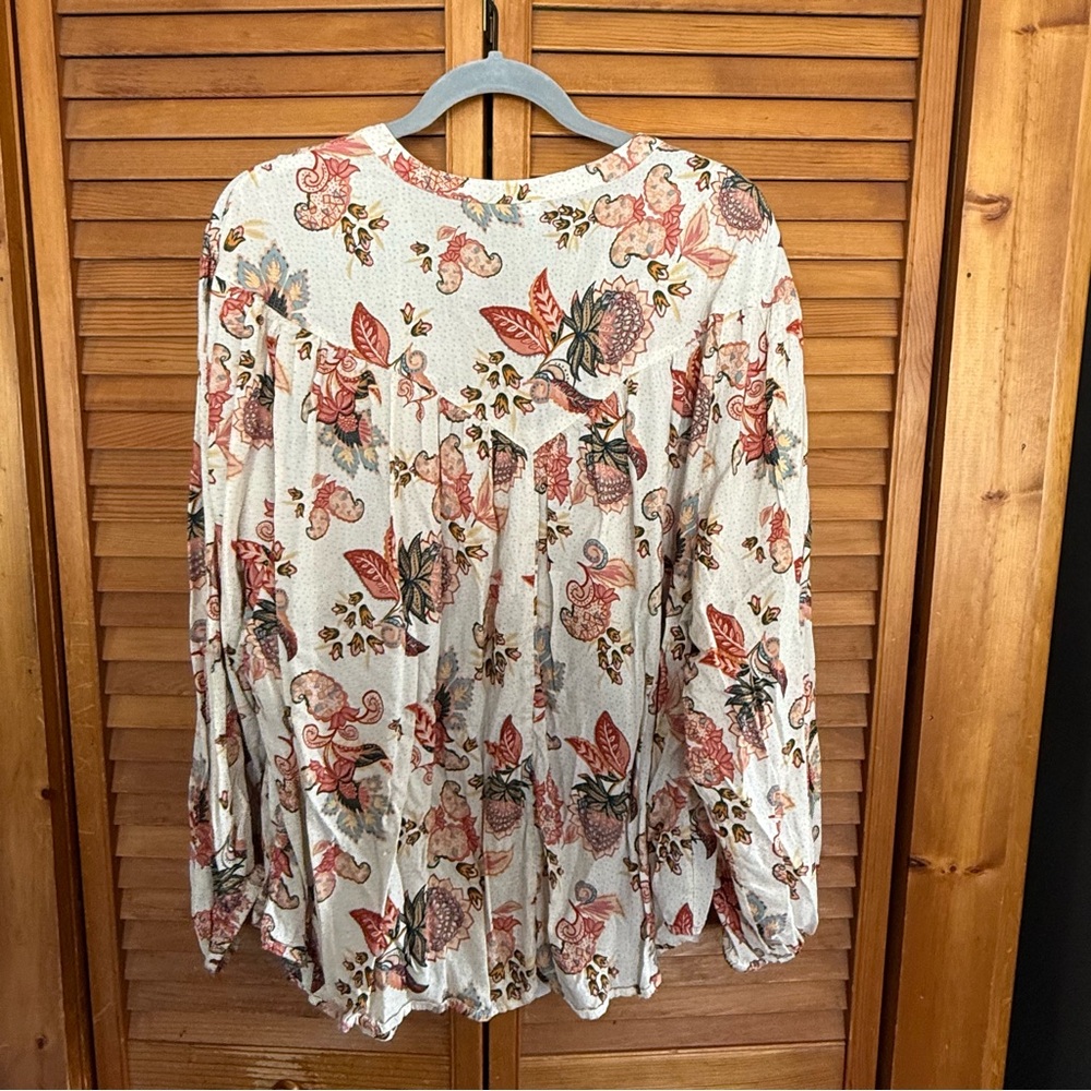 Old Navy Floral Blouse - Picture 5 of 5